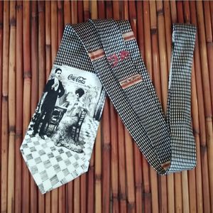 EUC VINTAGE Coca-Cola "Fountain Shop" Black, White & Red 100% Silk Men's Necktie